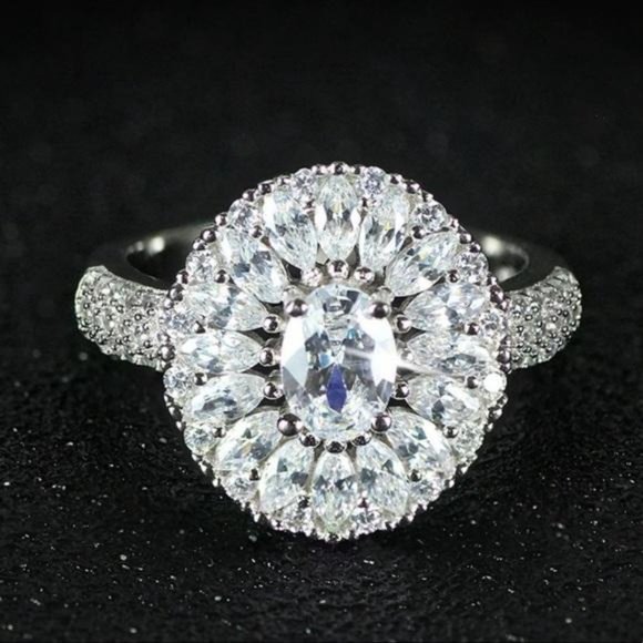 NEW 925 STERLING SILVER ROUND DIAMOND RING, CUTE RING, SHINY RING. - Picture 3 of 3